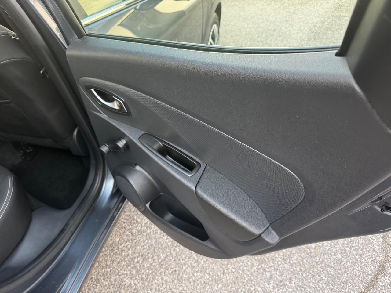 Renault Clio TCe 90 CV GPL 5 porte neopatentati