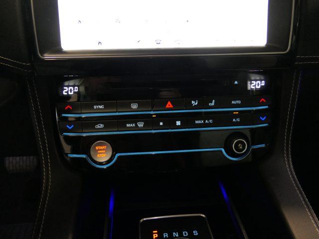 JAGUAR F-Pace 3.0 D V6 300 CV AWD aut. R-Sport