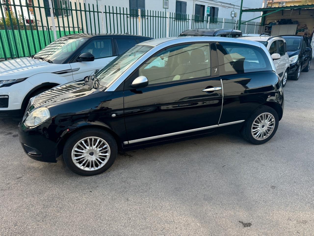 Lancia Ypsilon 1.2 Oro BICOLORE TAGLIANDATA E GARANTITA 12 MESI