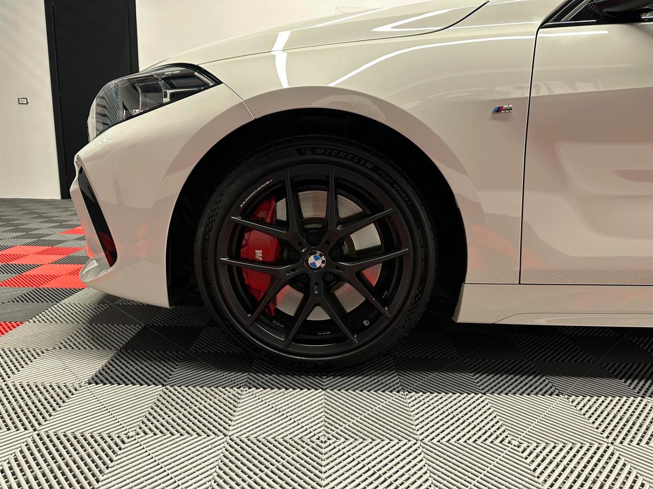 Bmw 118 118d 5p. Msport