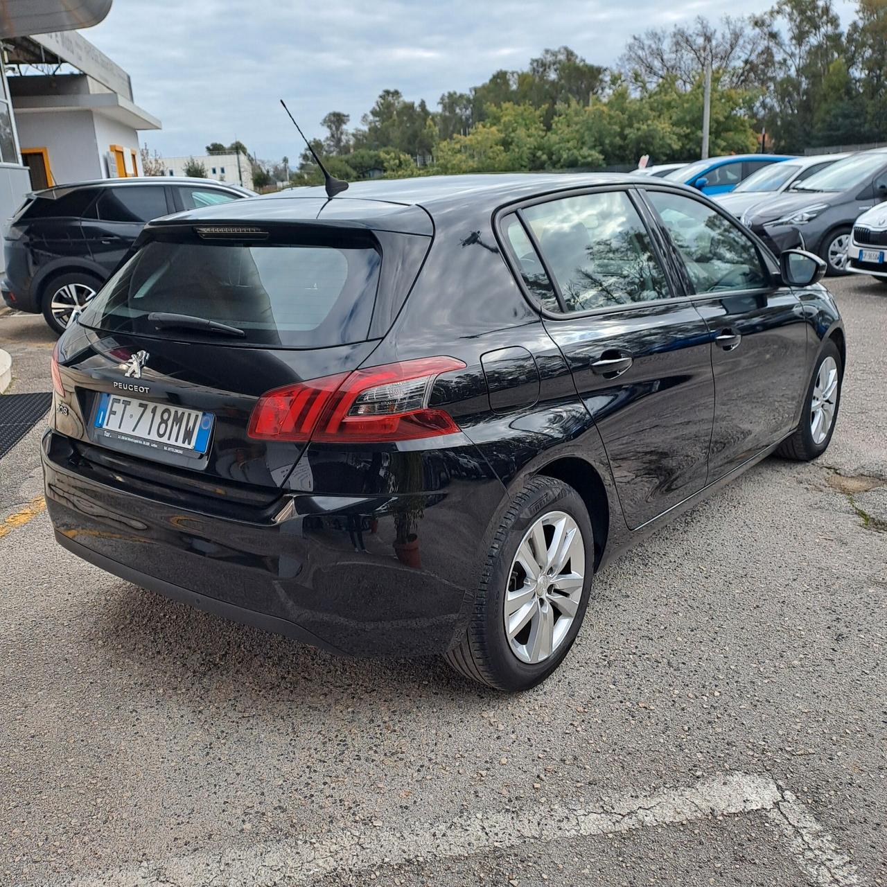 Peugeot 308 1.5 Bluehdi 130 Cv Eat8 Business