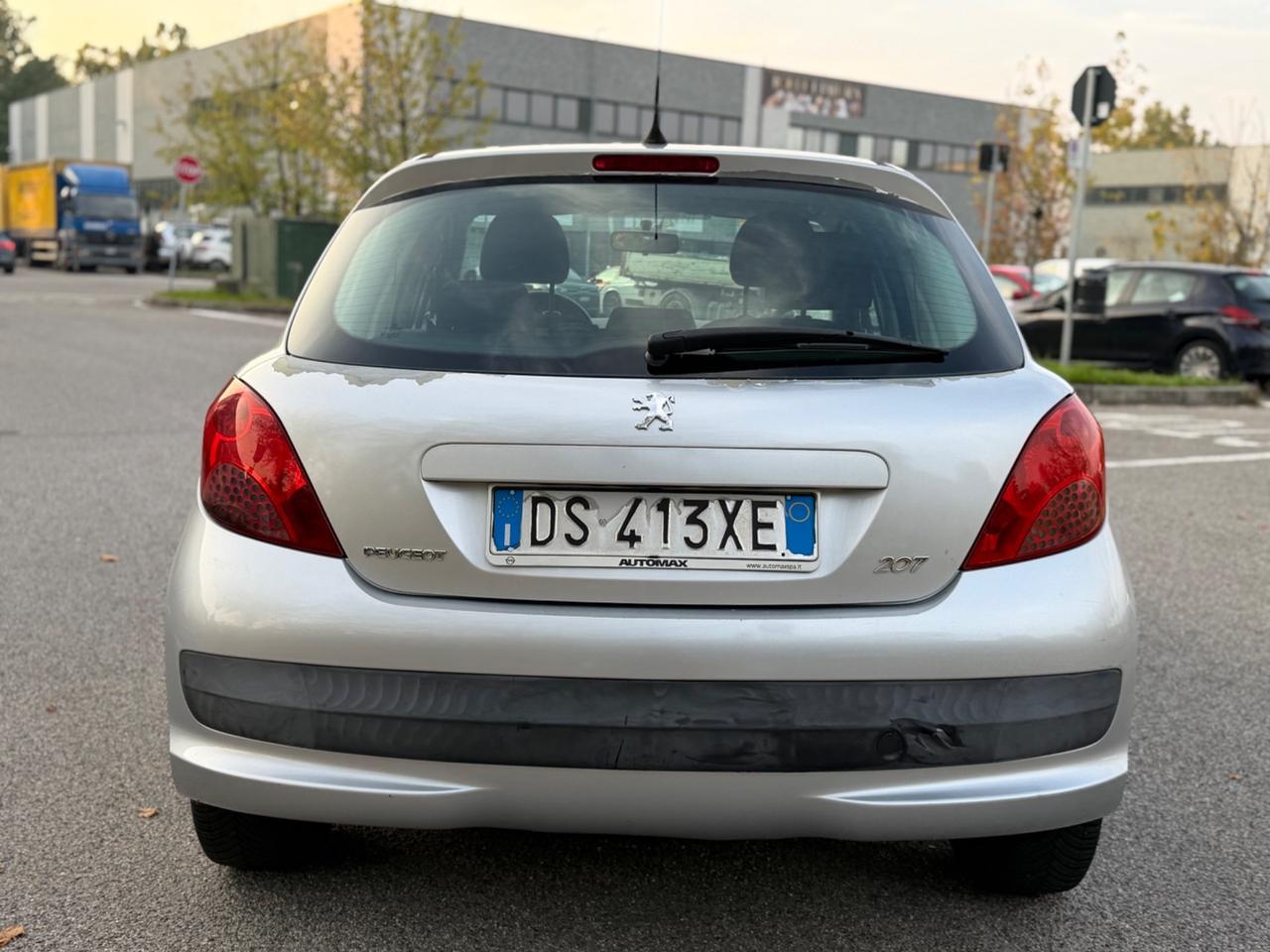Peugeot 207 1.4 8V 75CV 5p. *Neopatentati*