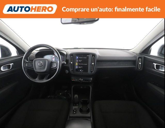 VOLVO XC40 T2 Momentum Pro