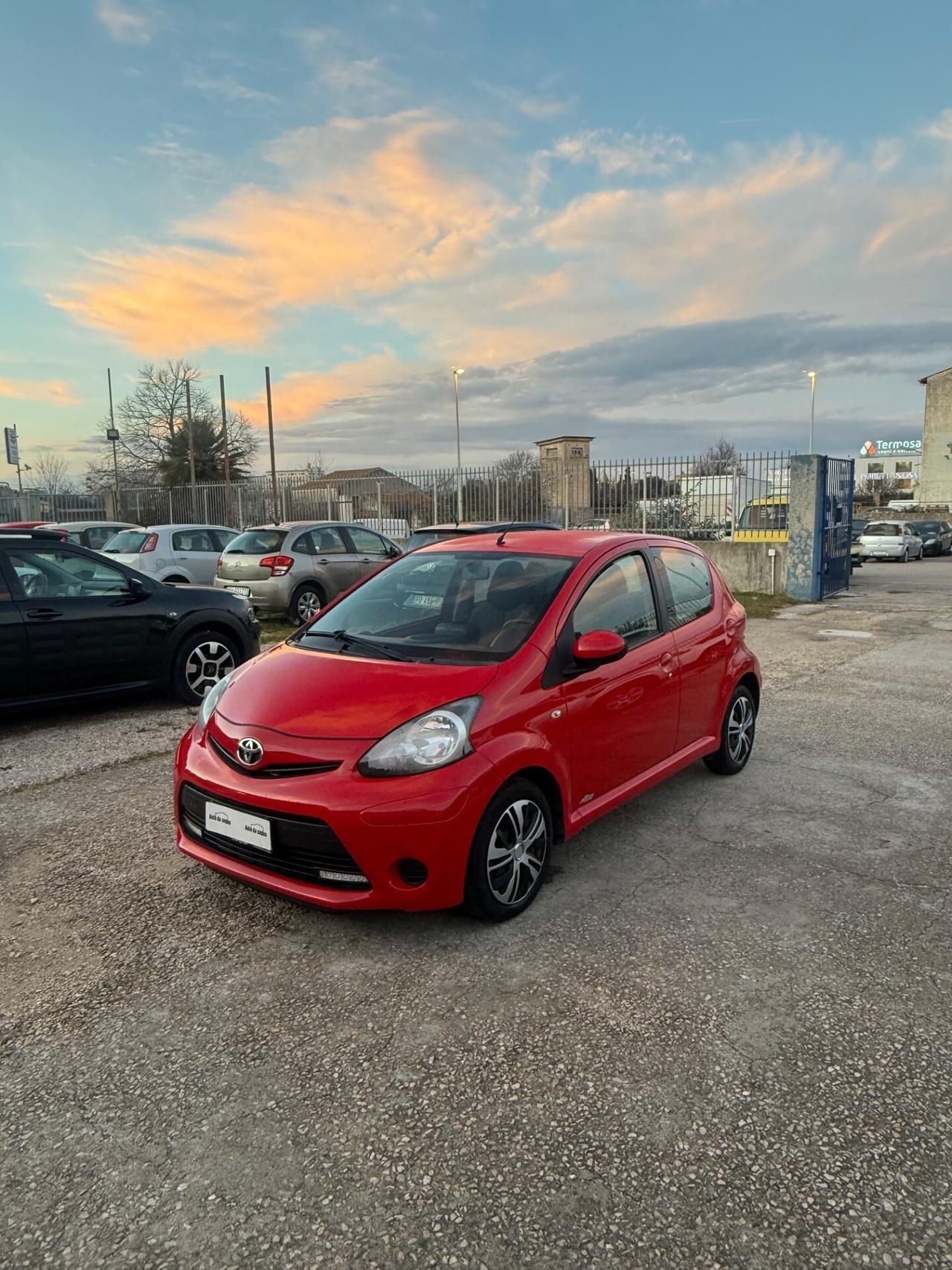 Toyota Aygo 1.0 12V VVT-i 5 porte Active Connect