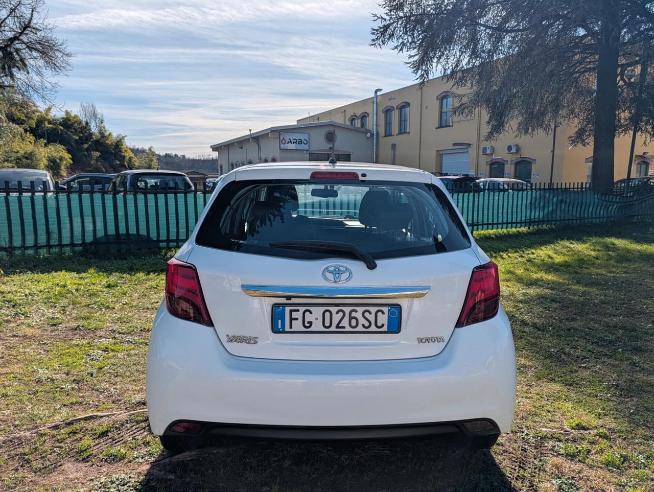 Toyota Yaris 1.3 5 porte Lounge Multidrive S AUTOMATICA