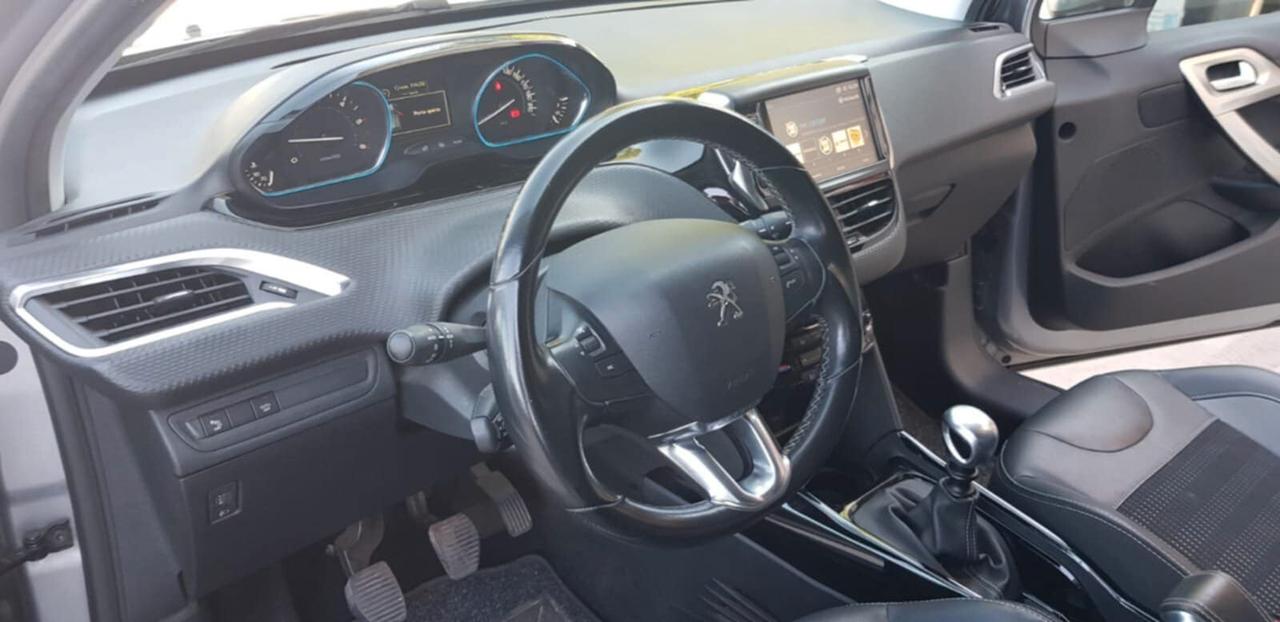 Peugeot 2008 1.5 HDi 100 CV Allure