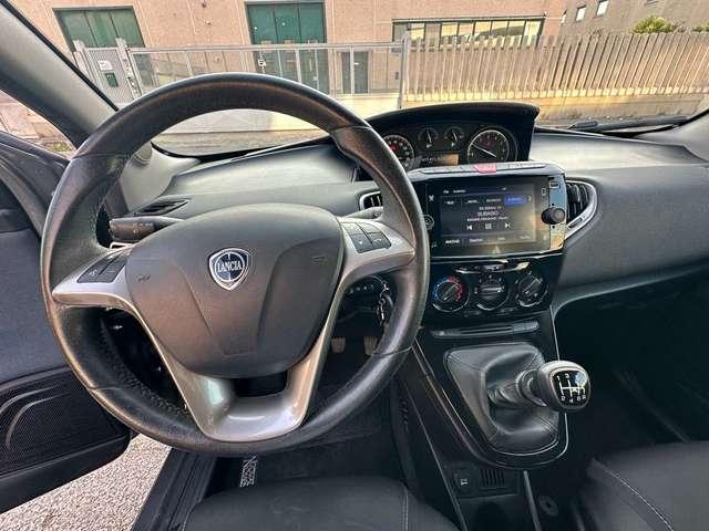 Lancia Ypsilon 1.0 FireFly 5porte S&S Hybrid Gold
