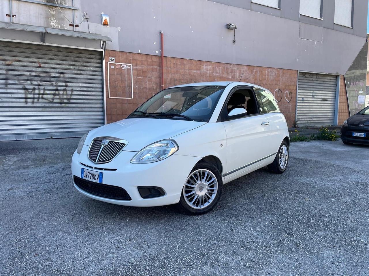Lancia Ypsilon 1.4 Argento Ecochic GPL