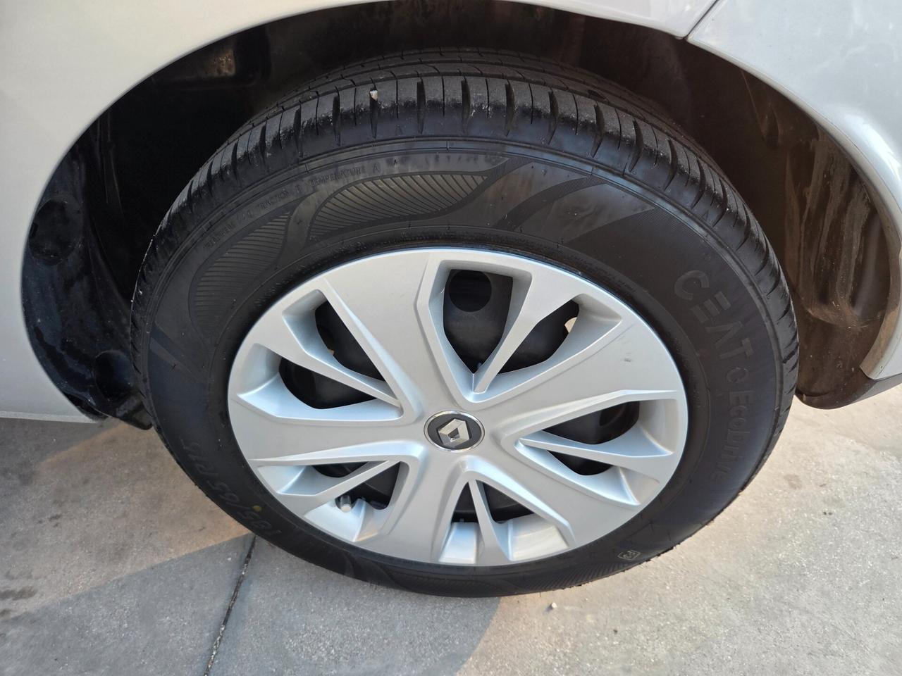 Renault Clio 1.2 75CV 5 porte Intens- PERFETTA