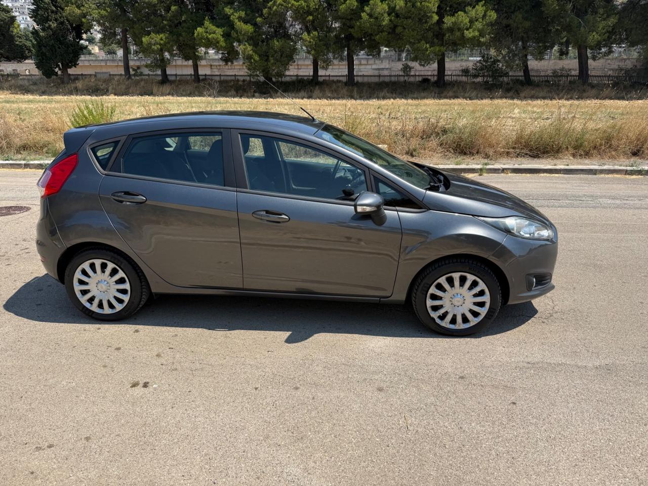 Ford Fiesta 1.5 TDCi 75CV 5 porte Business