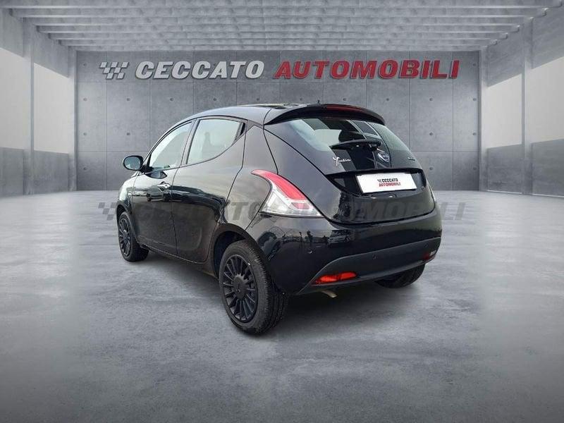 Lancia Ypsilon Ypsilon 1.0 firefly hybrid Silver s&s 70cv 5p.ti