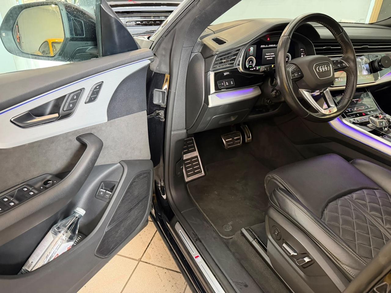 Audi Q8 55 TFSI quattro tiptronic Sport