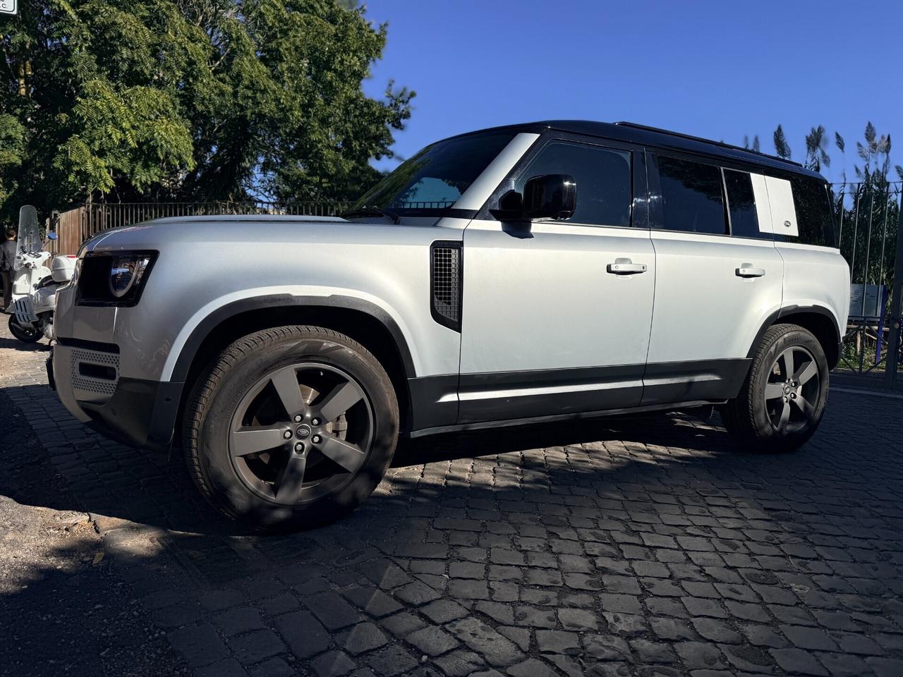 Land Rover Defender 110 3.0d Hybrid 7 POSTI