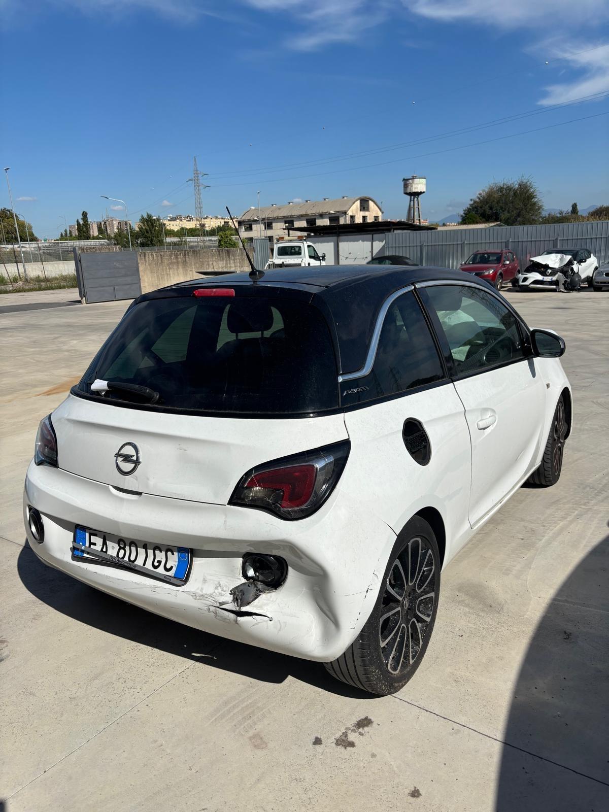 Opel Adam Rocks 1.2 70 CV Air