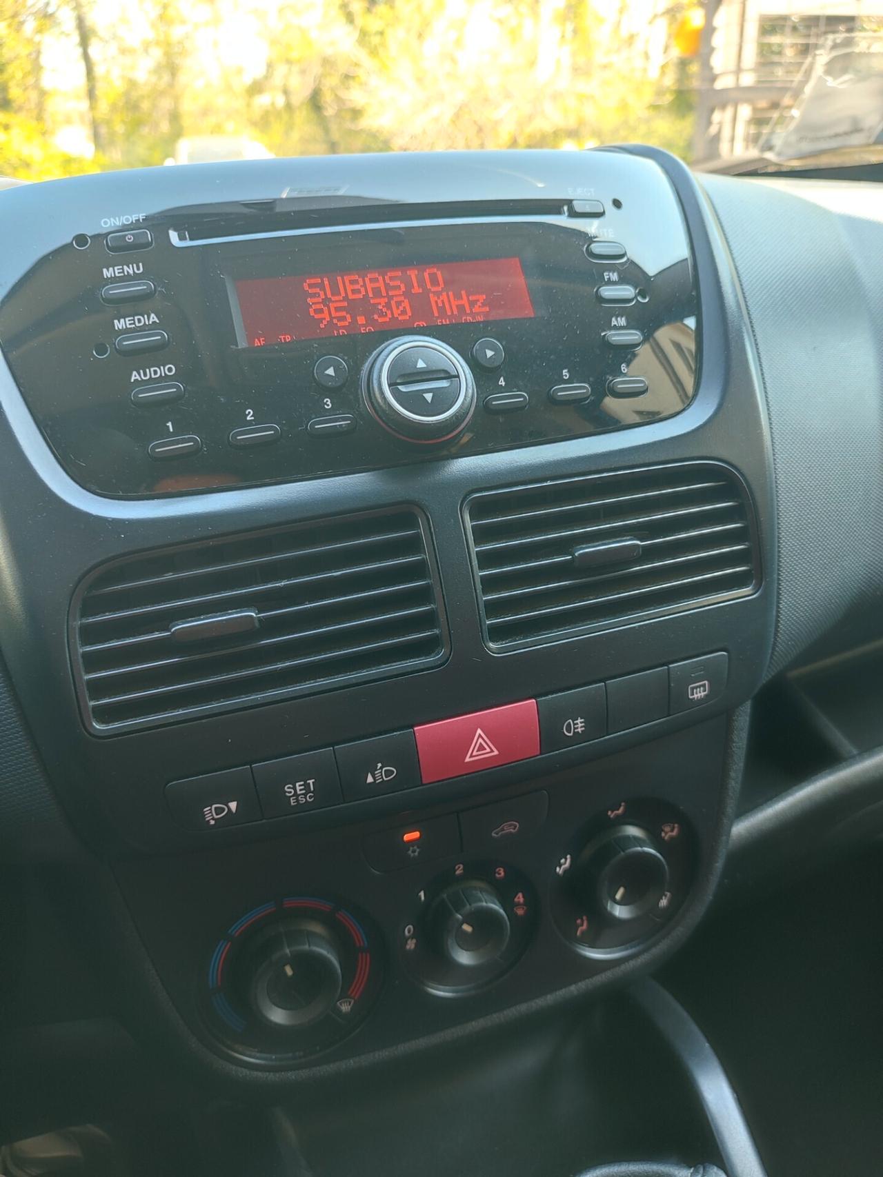 FIAT DOBLO 2012 BENZINA PEDANA DISABILI ELETTRICA TETTO ALTO