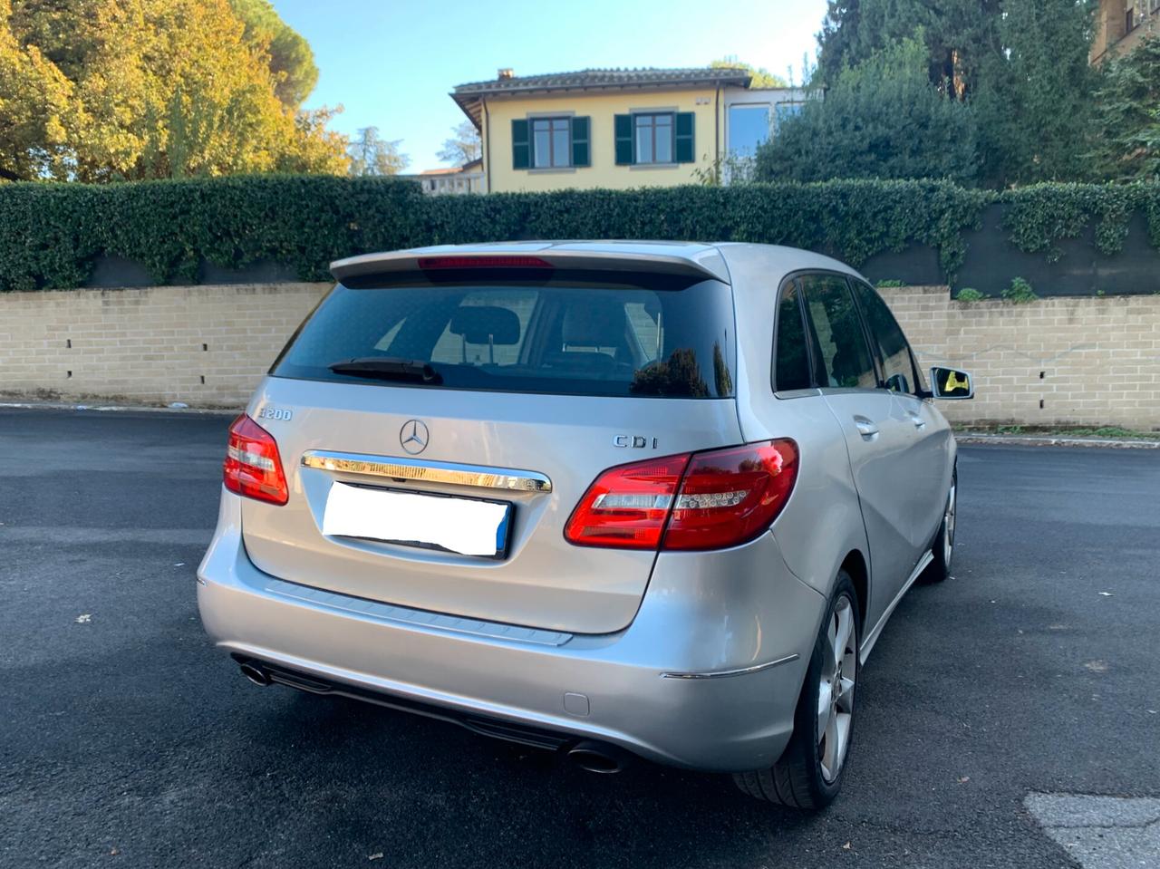 Mercedes-benz B 200 CDI Premium 2014 KM121000