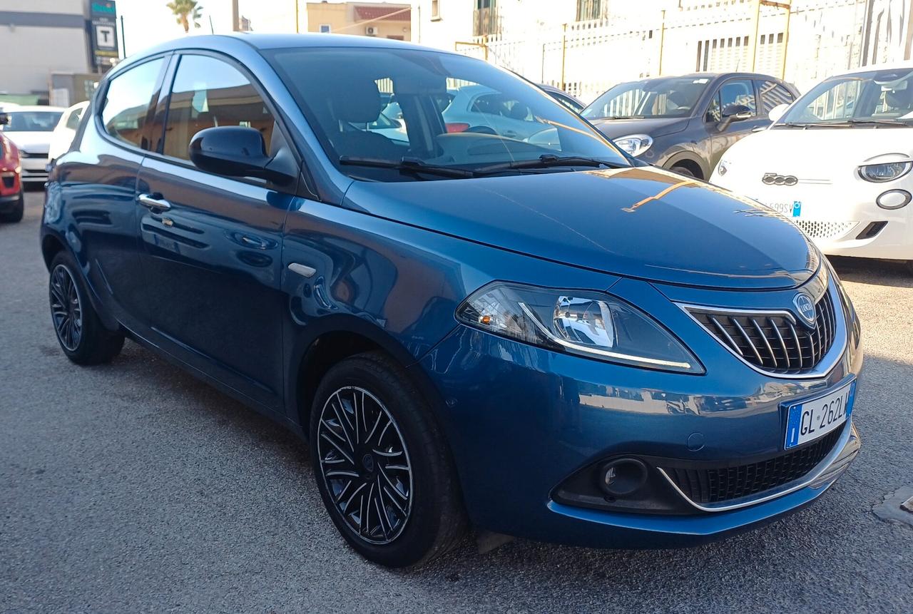 Lancia Ypsilon 1.0 FireFly 5 porte S&S Hybrid Gold