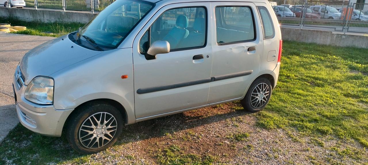 Opel Agila 1.2 16V Club