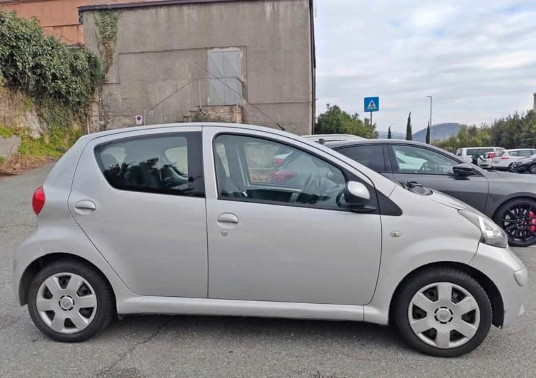 Toyota Aygo 1.0 ok neopatentati 5 porte