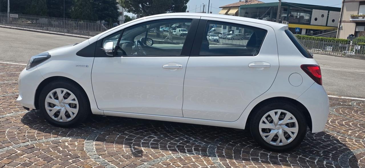Toyota Yaris HYBRID 5P ACTIVE