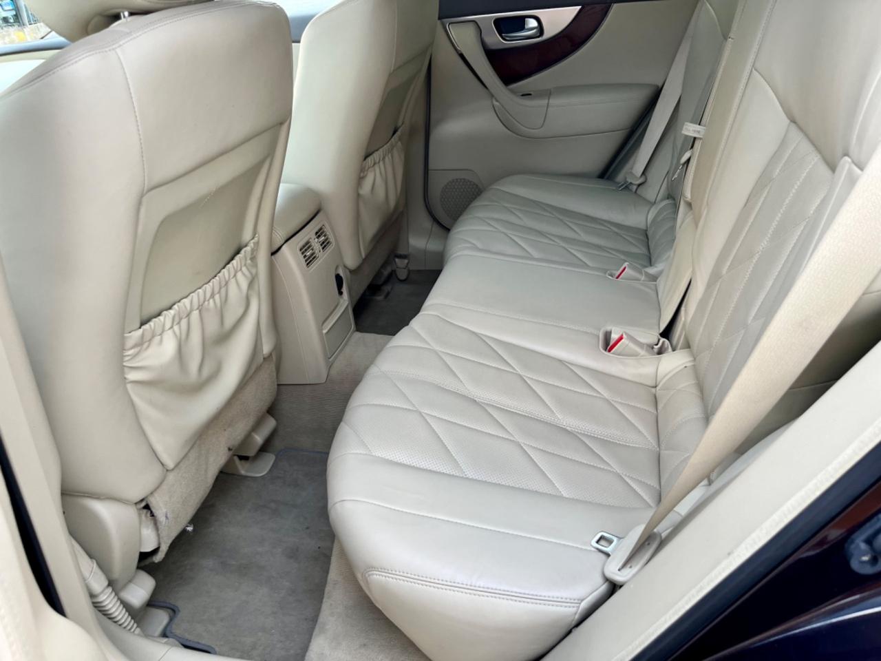 Infiniti FX FX30d S Premium 3.0d 2011 142.000km perfetta