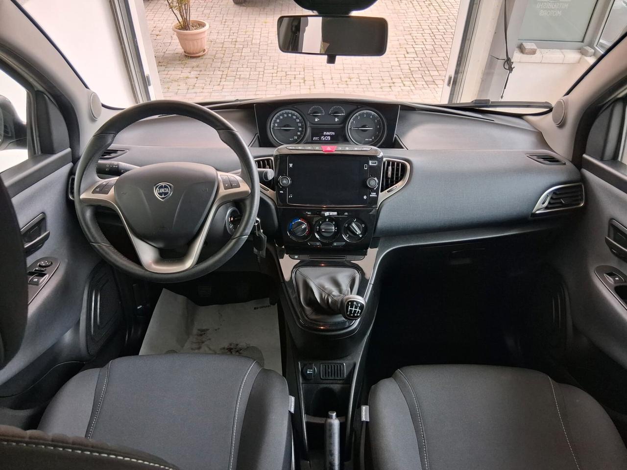 Lancia Ypsilon 1.0 FireFly 5 porte S&S Hybrid Gold 2023