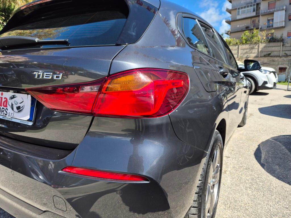 BMW NEW 116d Business Advantage