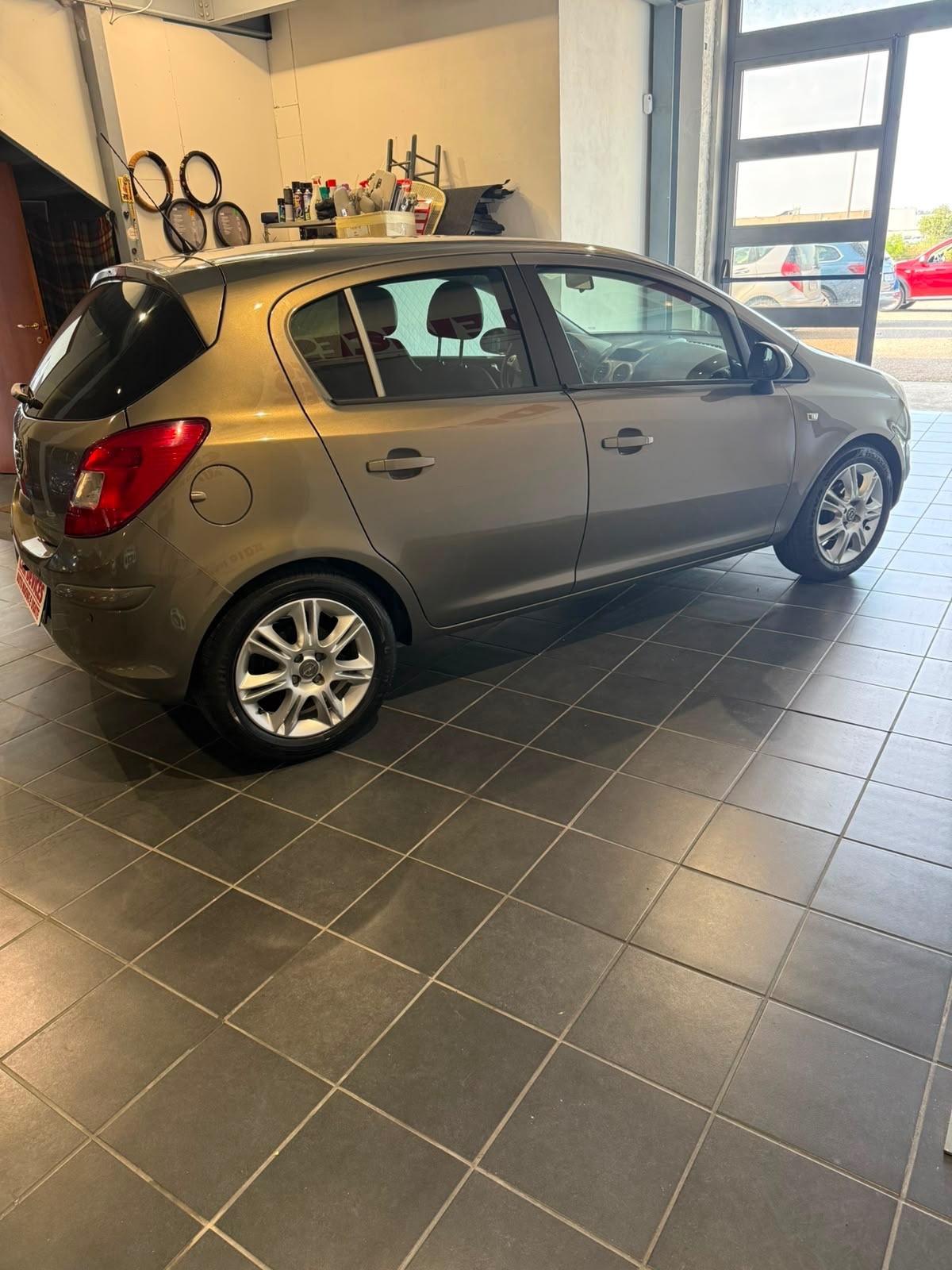 Opel Corsa 1.2 85CV 5 porte GPL-TECH -NEOPATENTATI