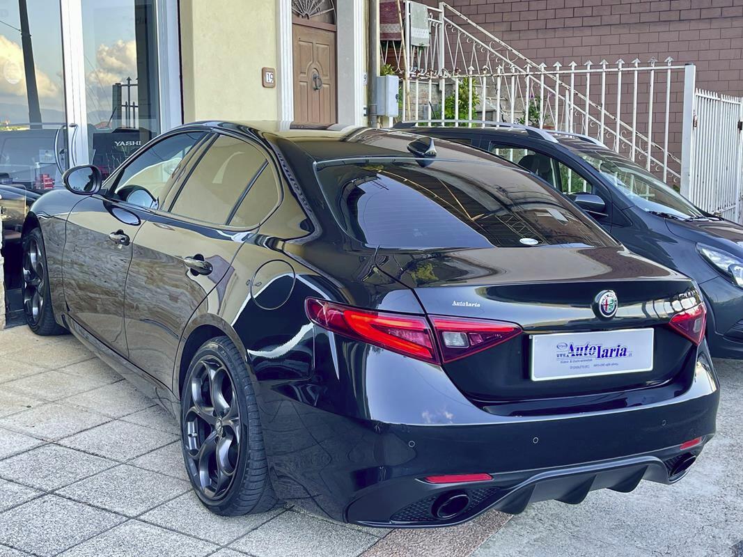 Alfa Romeo Giulia 2.2 Turbodiesel 190 CV AT8 B-Tech Blak Edition Pak esterno Veloce "Cerchi da 19°-Pinze Brembo gialle
