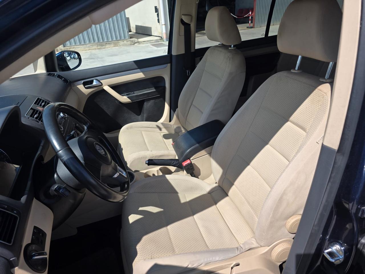 Volkswagen Touran 1.6 TDI HIGHLINE - 2011 7 POSTI