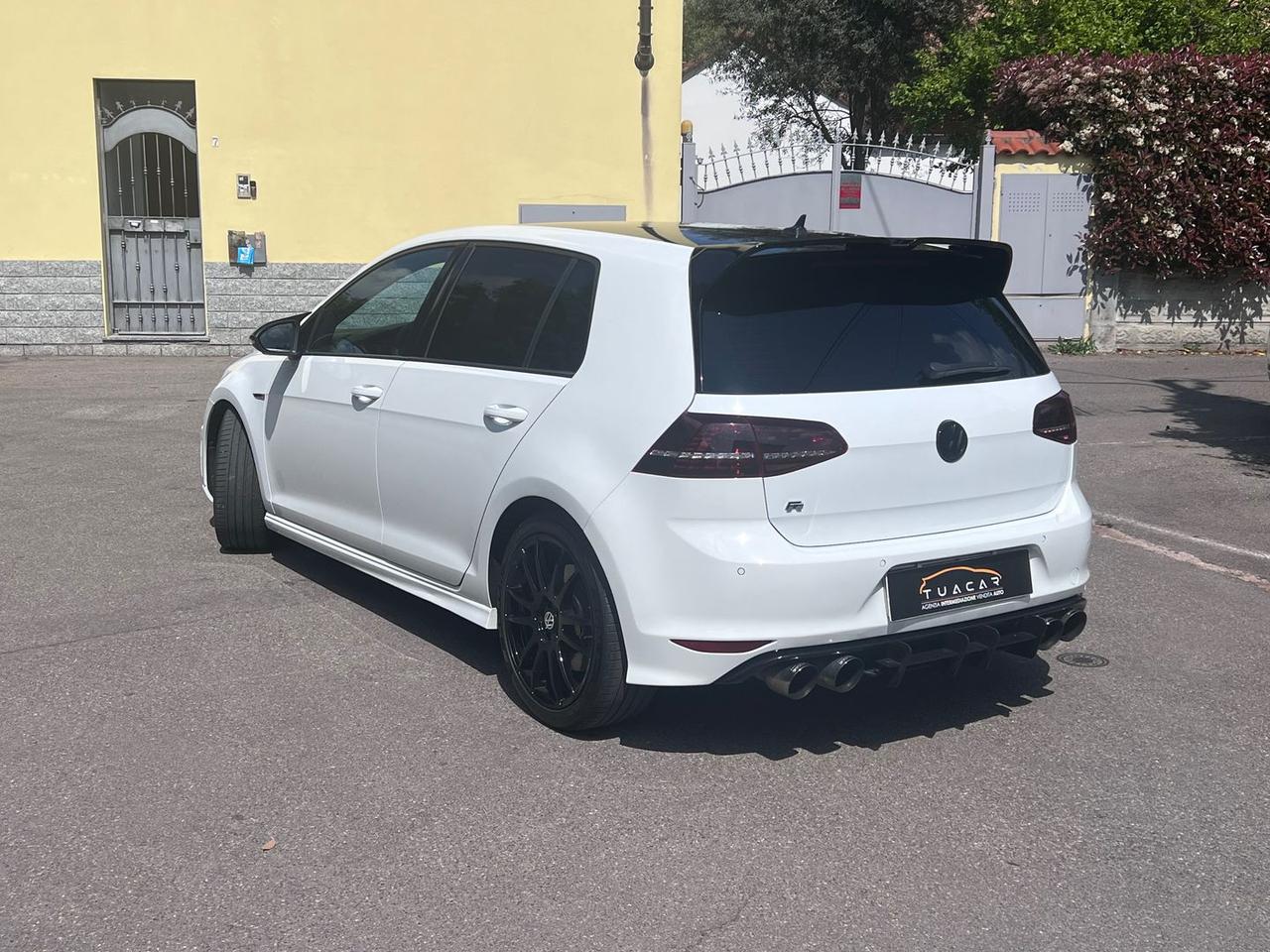 Volkswagen Golf 2.0 TSI R #10432