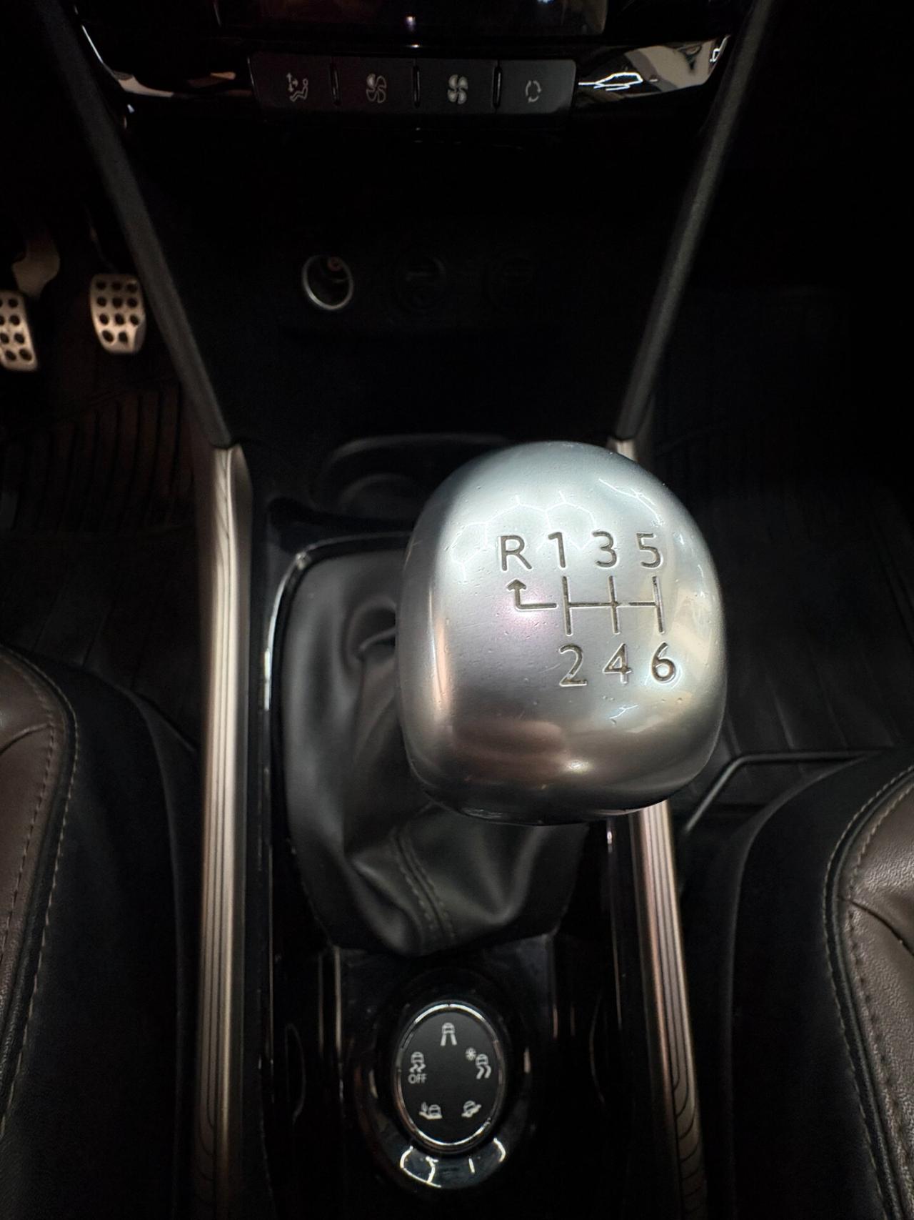 Peugeot 2008 1.6 e-HDi 115 CV Stop&Start Féline