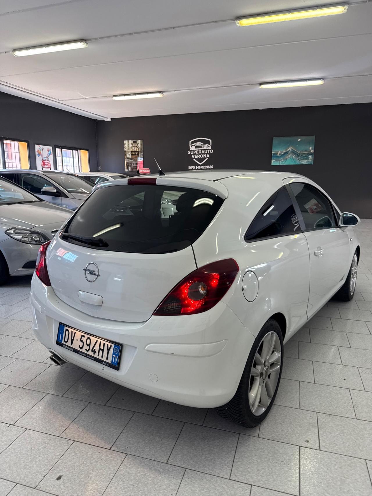 Opel Corsa 1.2 3 porte Sport