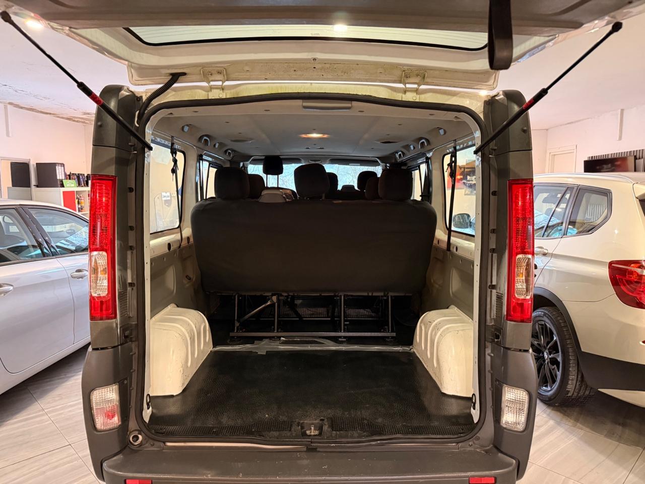 Renault Trafic 2.5 Diesel 9 posti