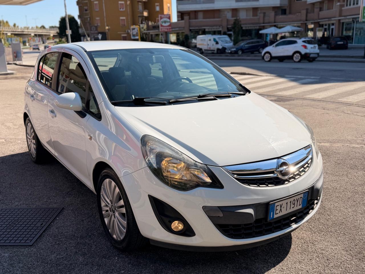 Opel Corsa 1.2 neopatentati GPL garanzia pronto uso