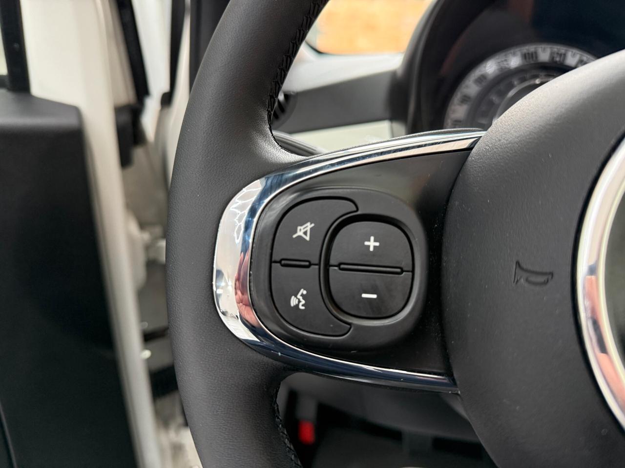 Fiat 500 C 1.0 Hybrid Lounge ** 10.136 km **