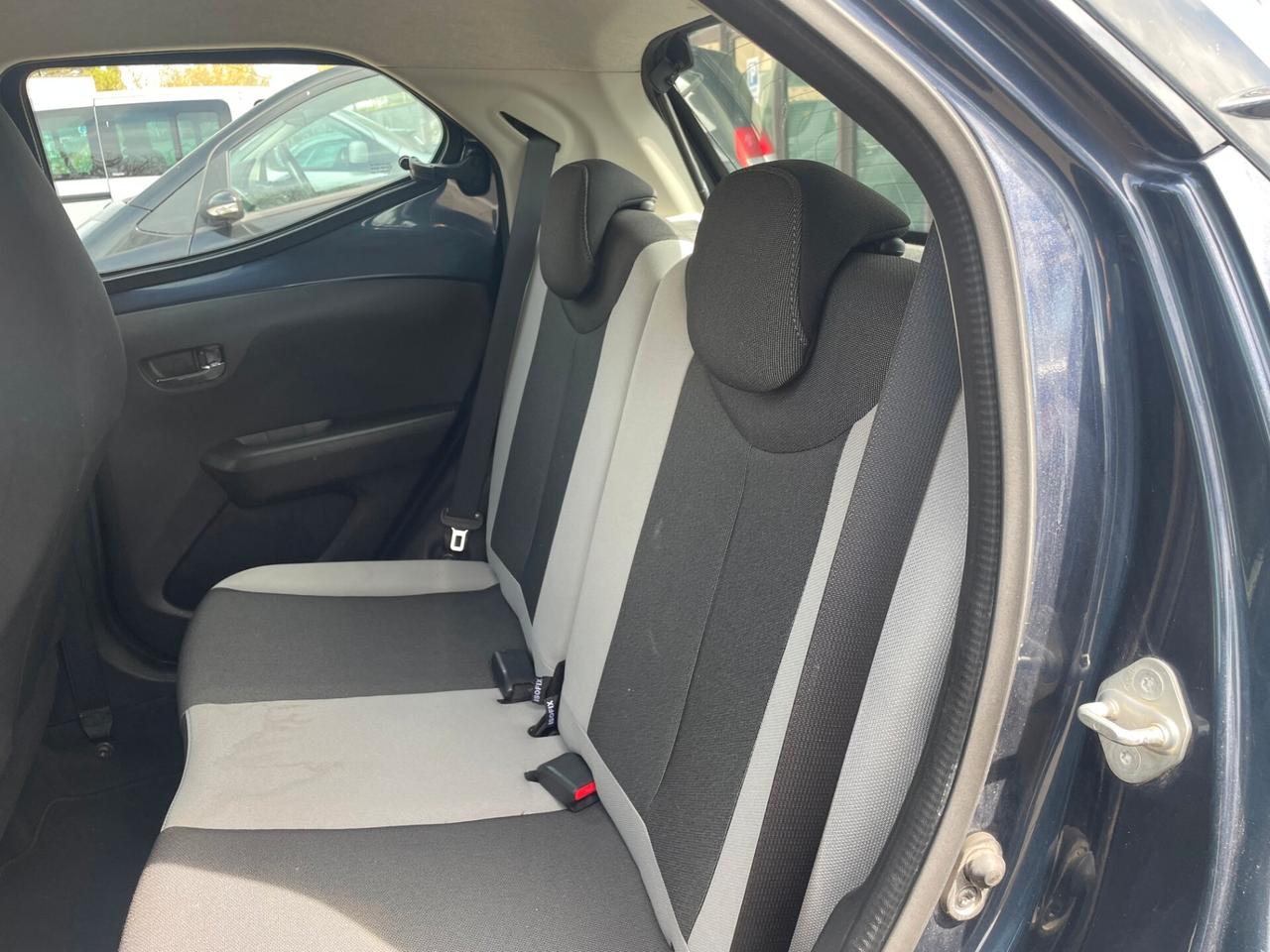 Toyota Aygo 1.0 VVT-i 69 CV 5 porte x-cool