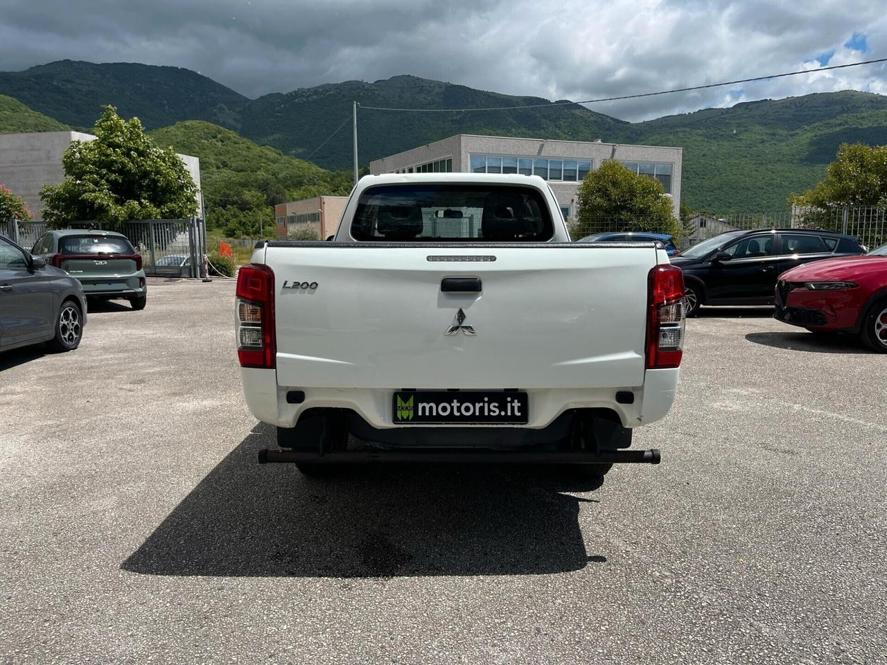 Mitsubishi L200 2.3 D Club Cab 4x4 Invite Connect