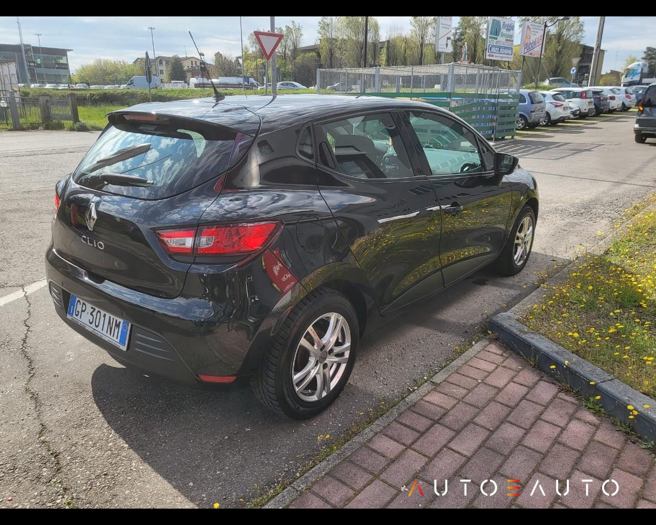 RENAULT Clio IV - Clio 5p 1.2 Zen (live) 75cv E6