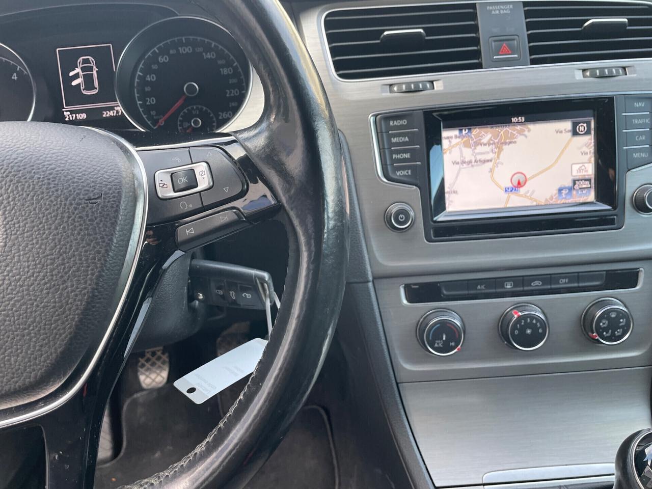 Volkswagen Golf 1.6 TDI 5p.*Navi*Neopatentati*Cerchi*