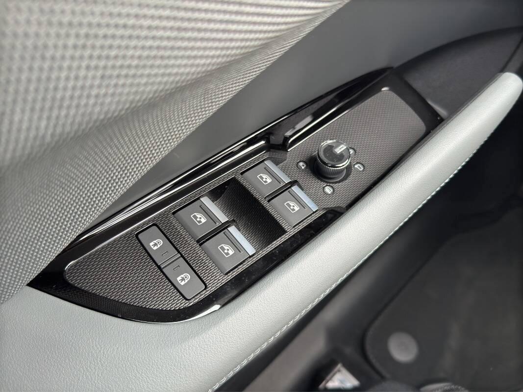 Audi Q3 Sportback 2.0 TDi S line 150cv s-tronic, Telecam e CarPlay