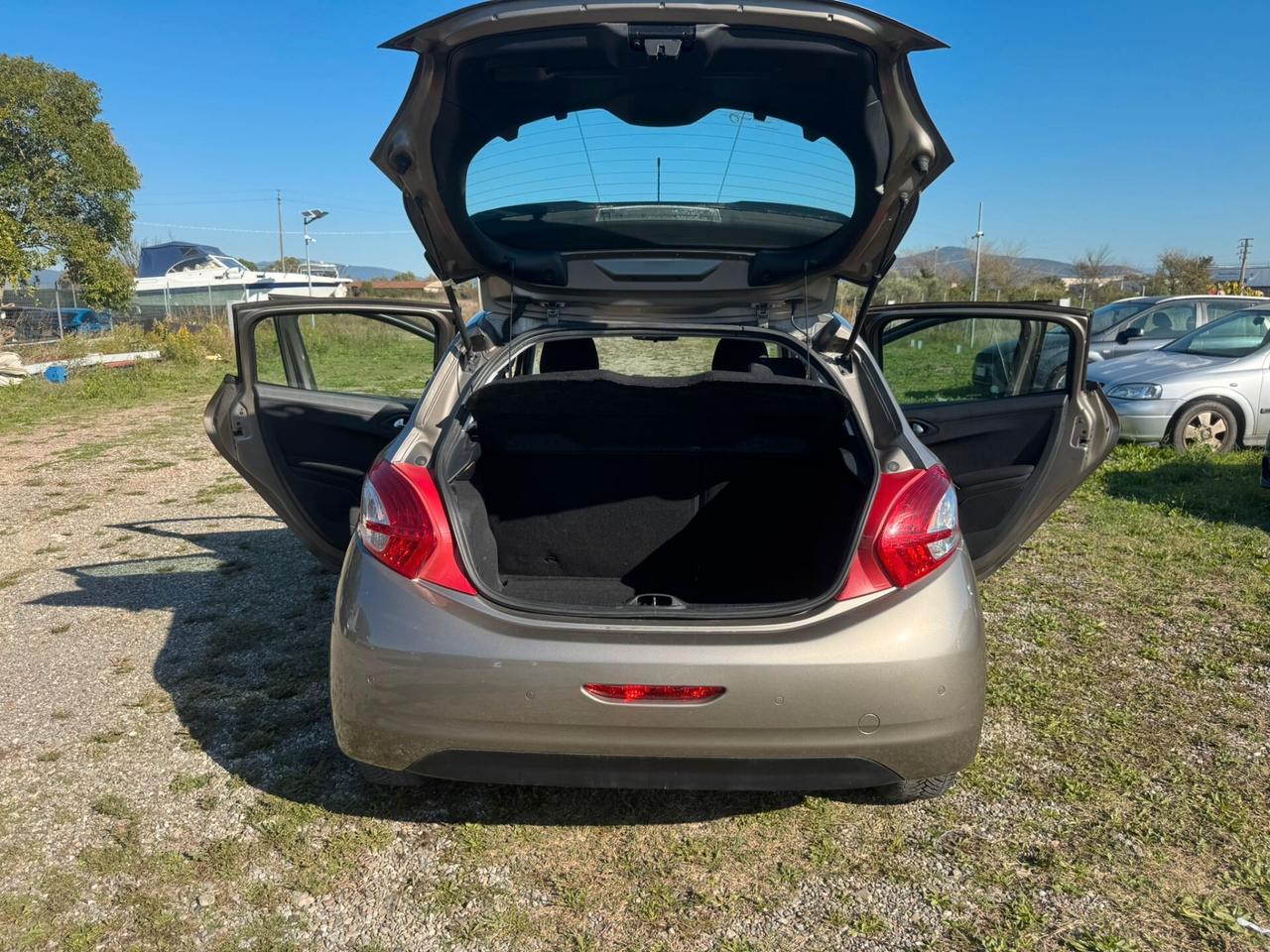 Peugeot 208 1.4 hdi 5 porte AUTOMATICA KM 116.000