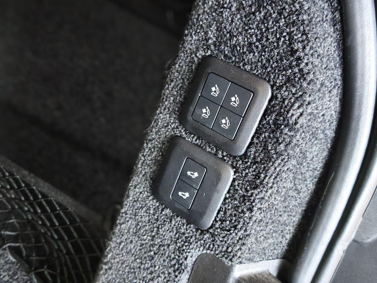 LAND ROVER Range Rover Vogue LWB 3.0 SDV6