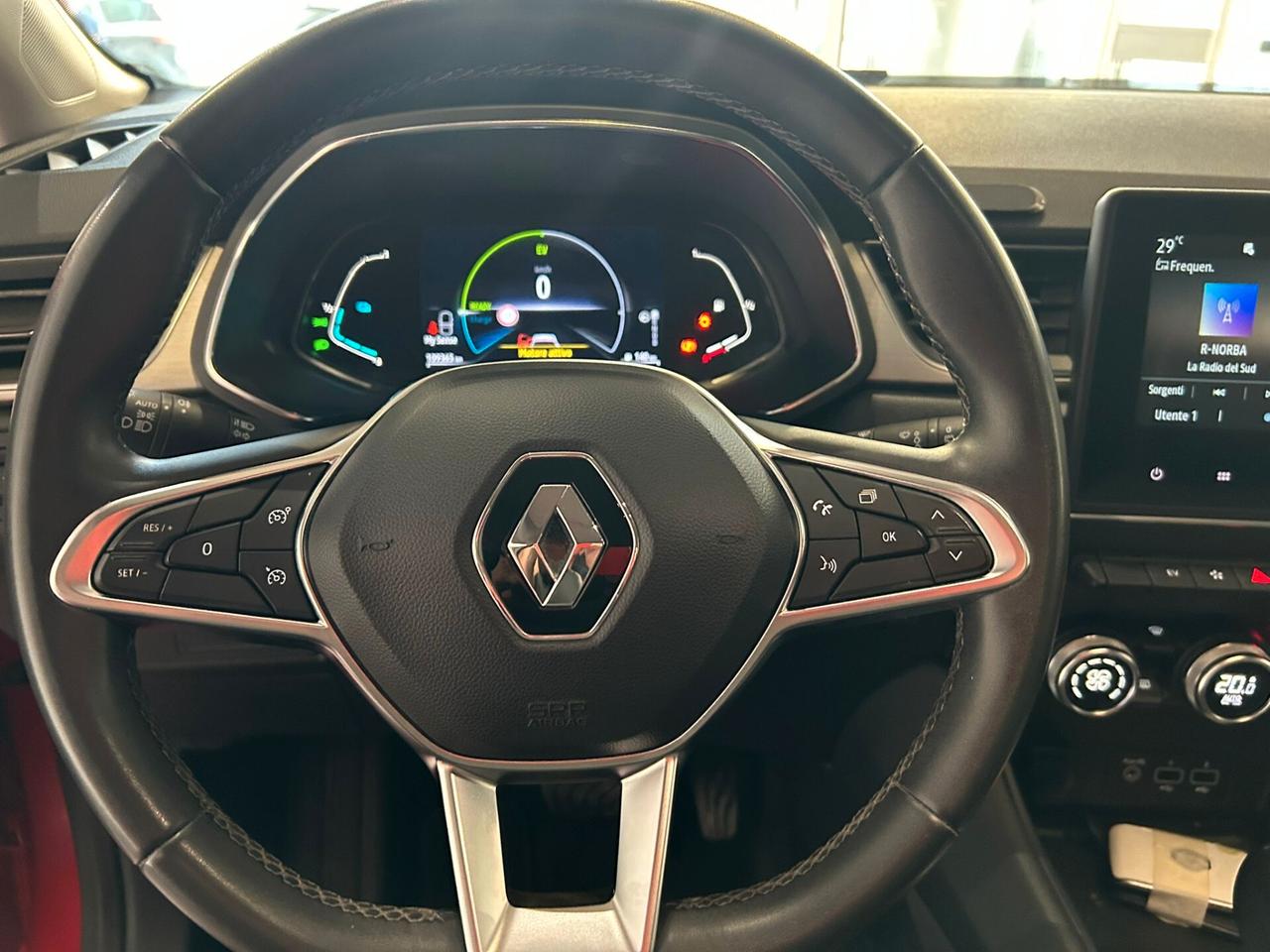 Renault Captur 1.6 E-tech Hybrid Initiale Paris NEOPATENTATI