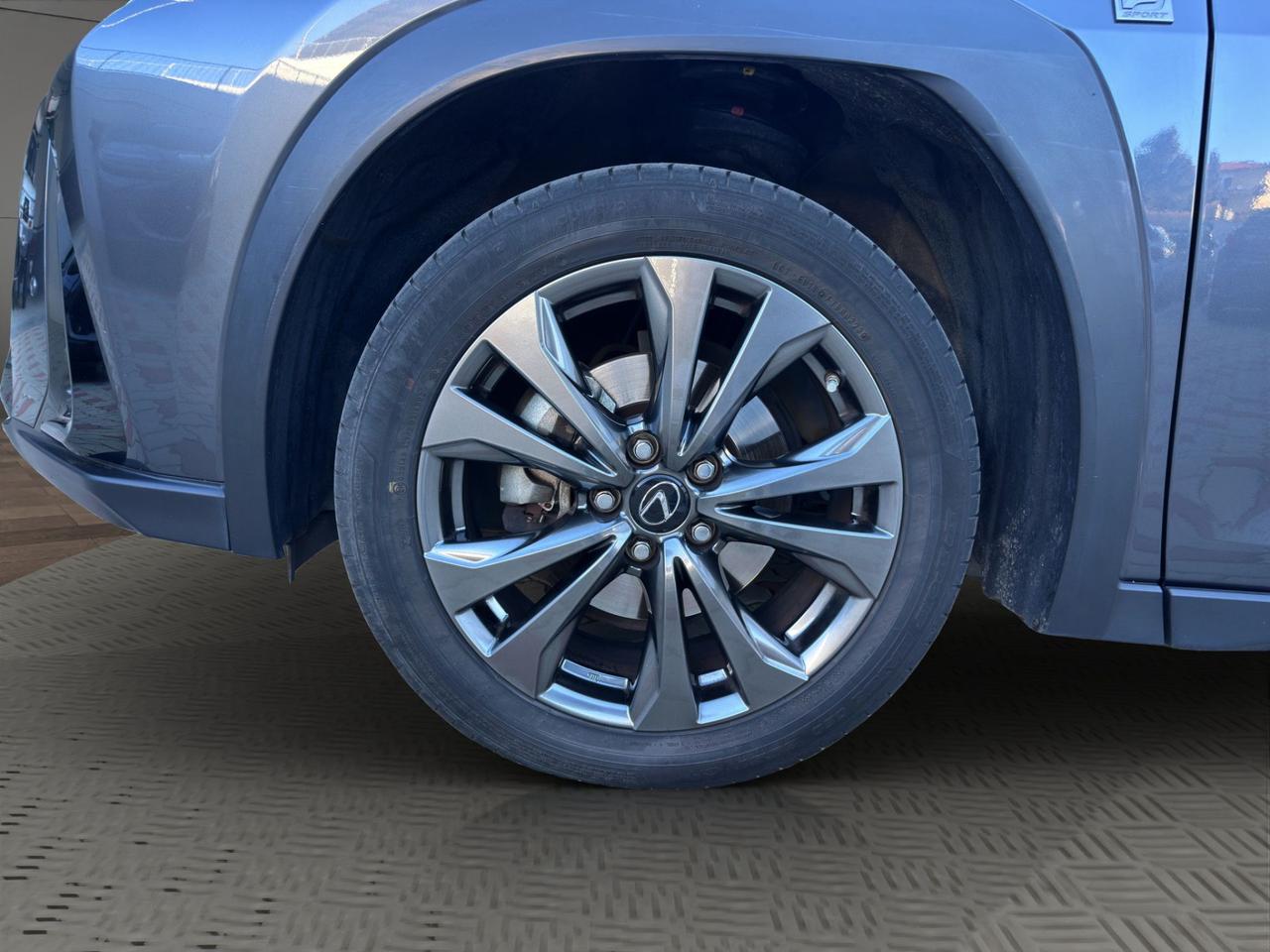 Lexus UX 250h 2.0 Flare - F Sport 2wd cvt