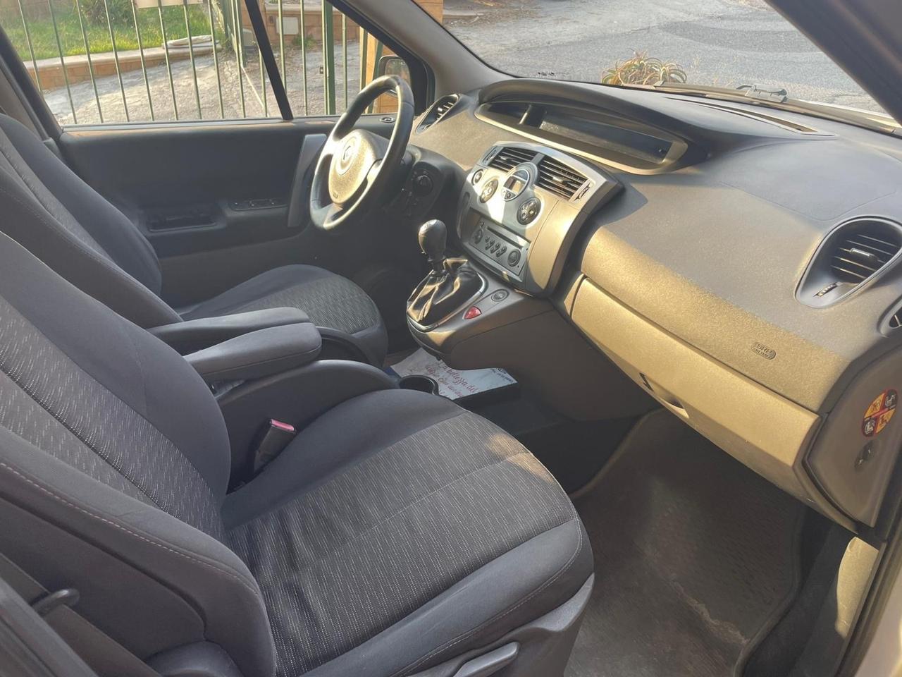 Renault Scenic Grand Scénic 1.9 dCi/130CV Serie Speciale