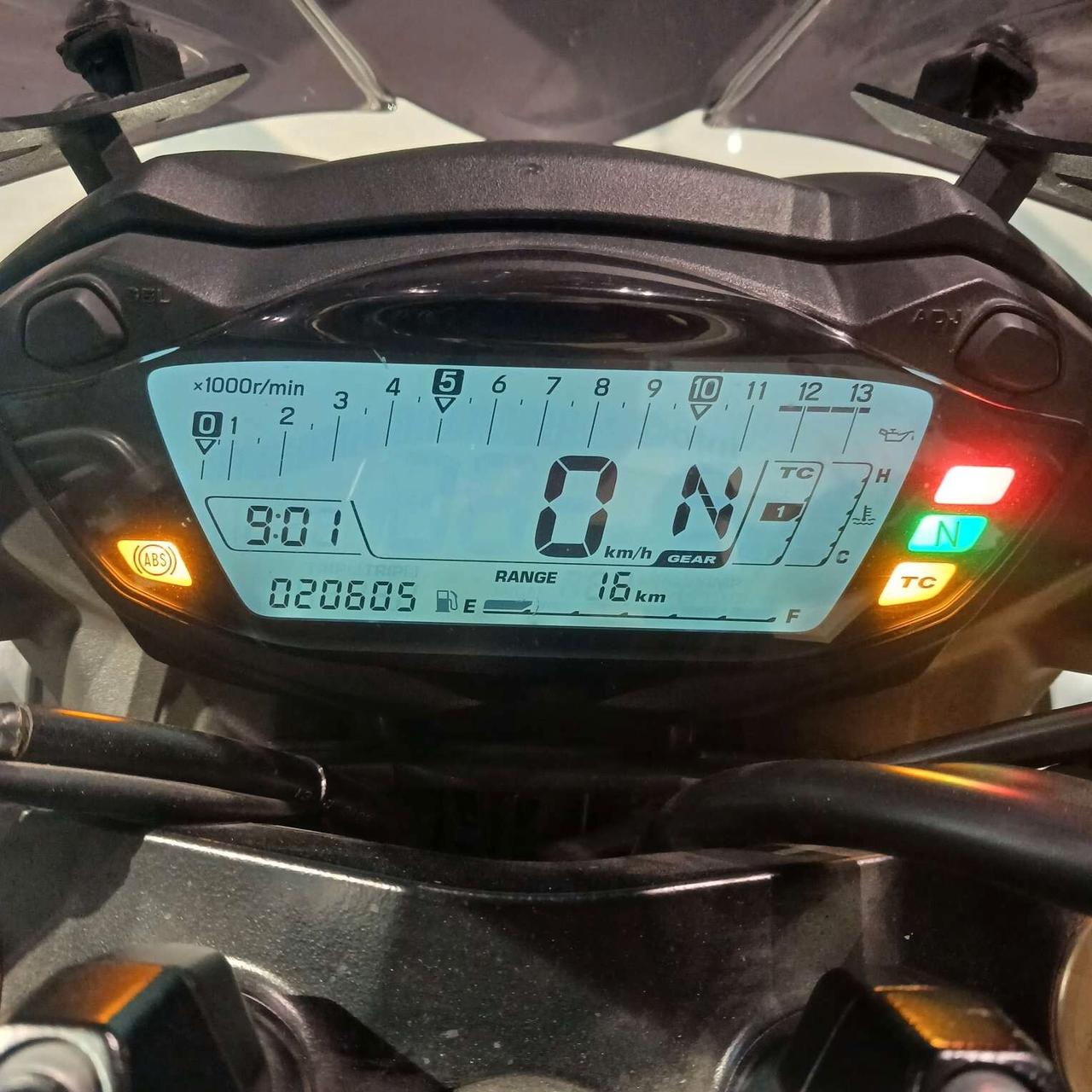 Suzuki GSX S 750
