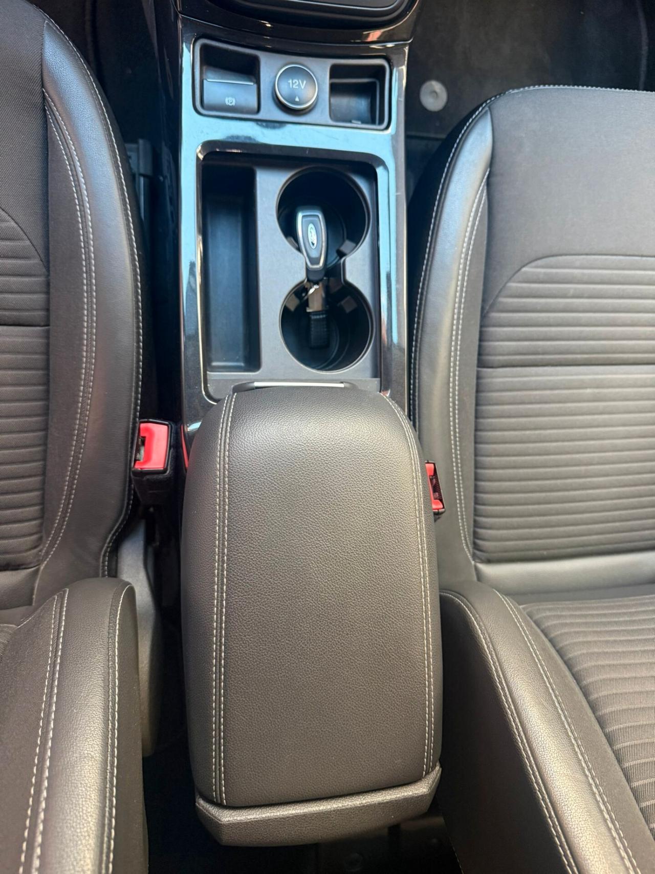 Ford Kuga 1.5 TDCI 120 CV S&S 2WD Powershift Edition