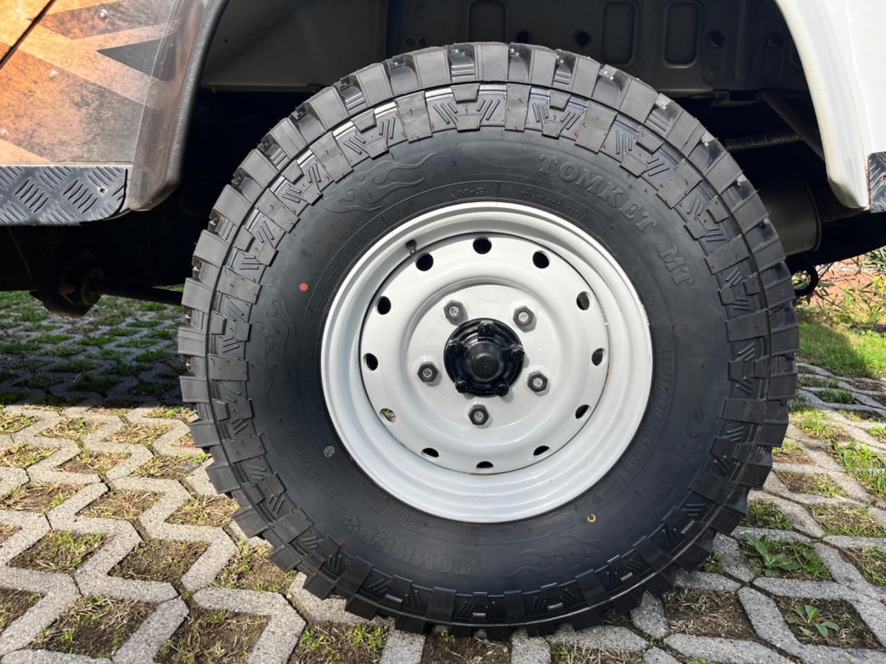 Land Rover Defender Expedition