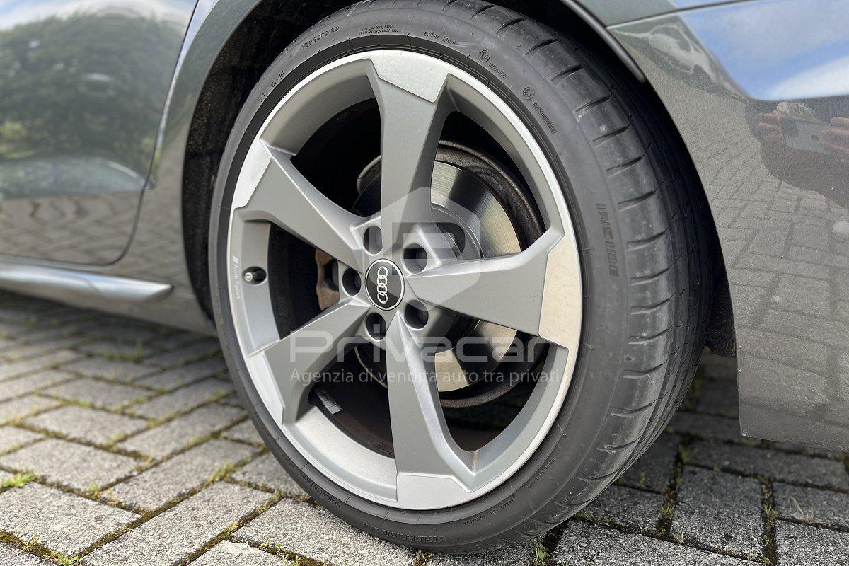 AUDI A4 Avant 40 TDI quattro S tronic S line edition